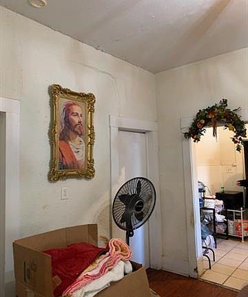 4th image of 2409 Pearl Ave