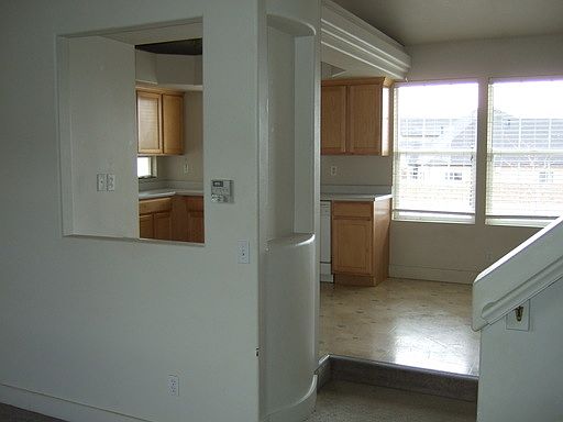 4th image of 10893 S Poplar Brook Pl