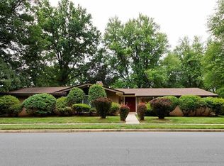 1700 Shagbark Cir, Reston, VA 20190