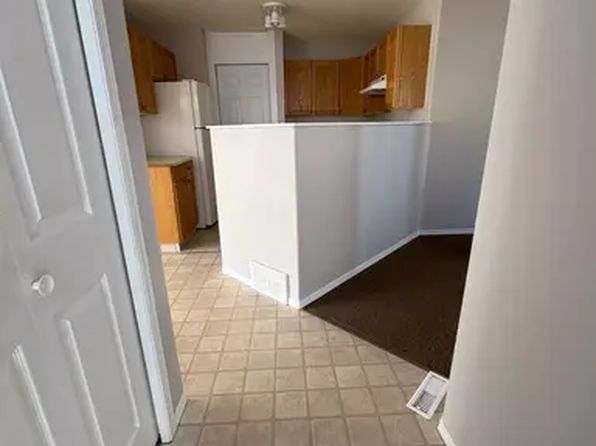 9216 94th Ave #1A, Grande Prairie, AB T8V 7R9