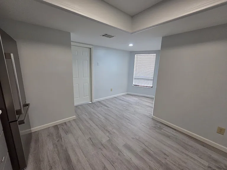 4560 Heritage Oak Dr — Photo 3
