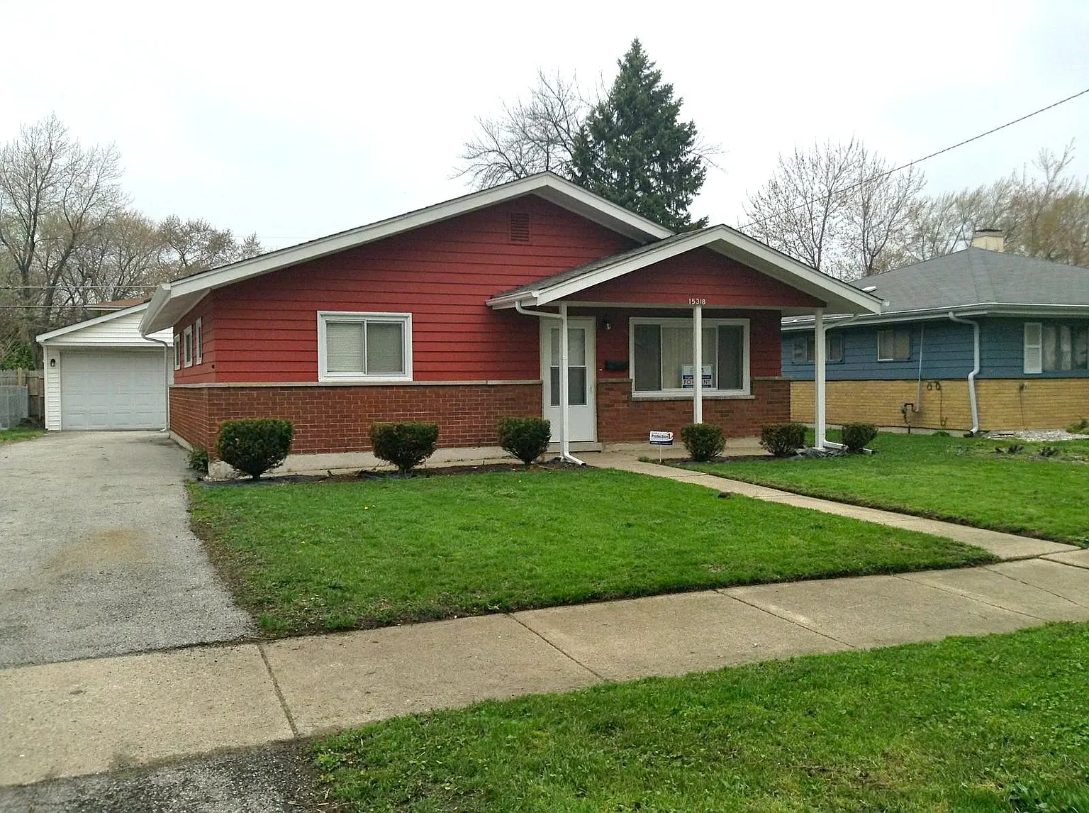 15318 Dorchester Ave photo 1