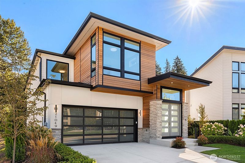2nd image of 21049 SE 80th Street