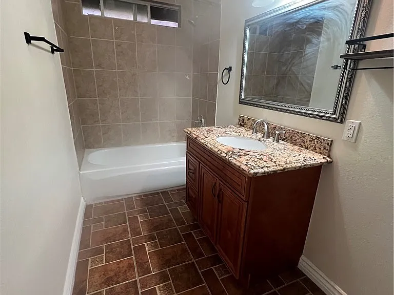 27909 Wellston Dr — Photo 15