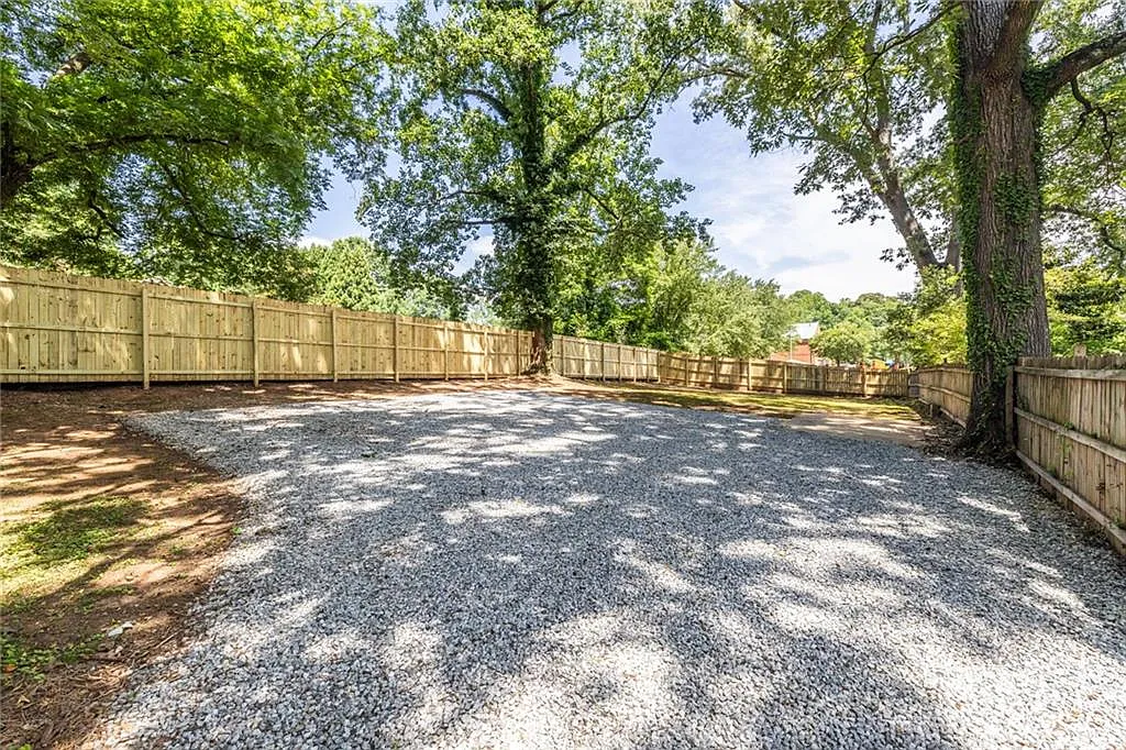 2 bed, 1.0 bath, 750 sqft, $2,600 — Photo 4