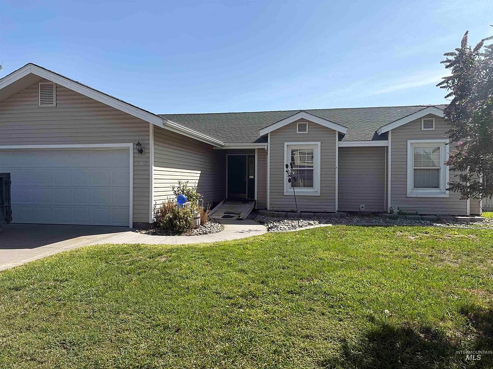 1st image of 532 Cypress Way