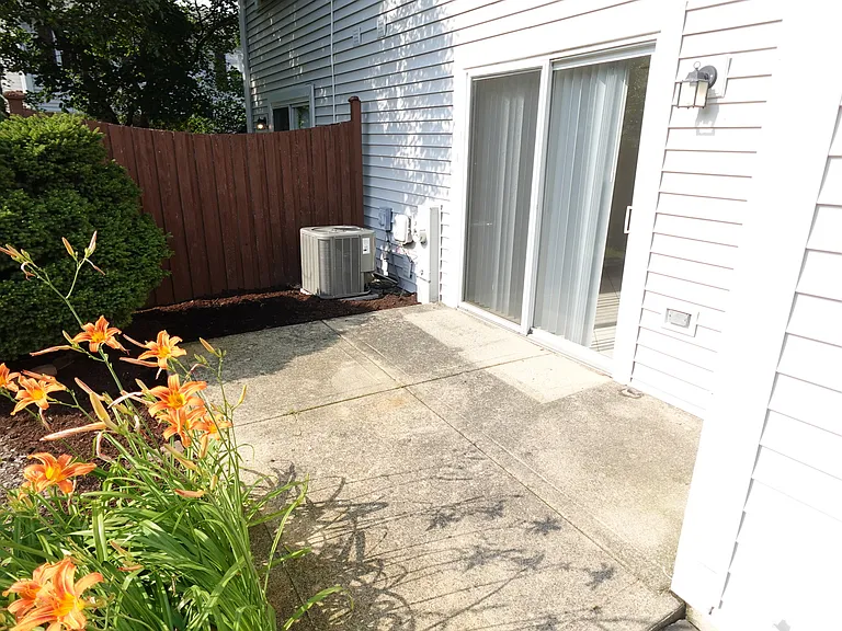 1726 Marywood Ave #1726 — Photo 3