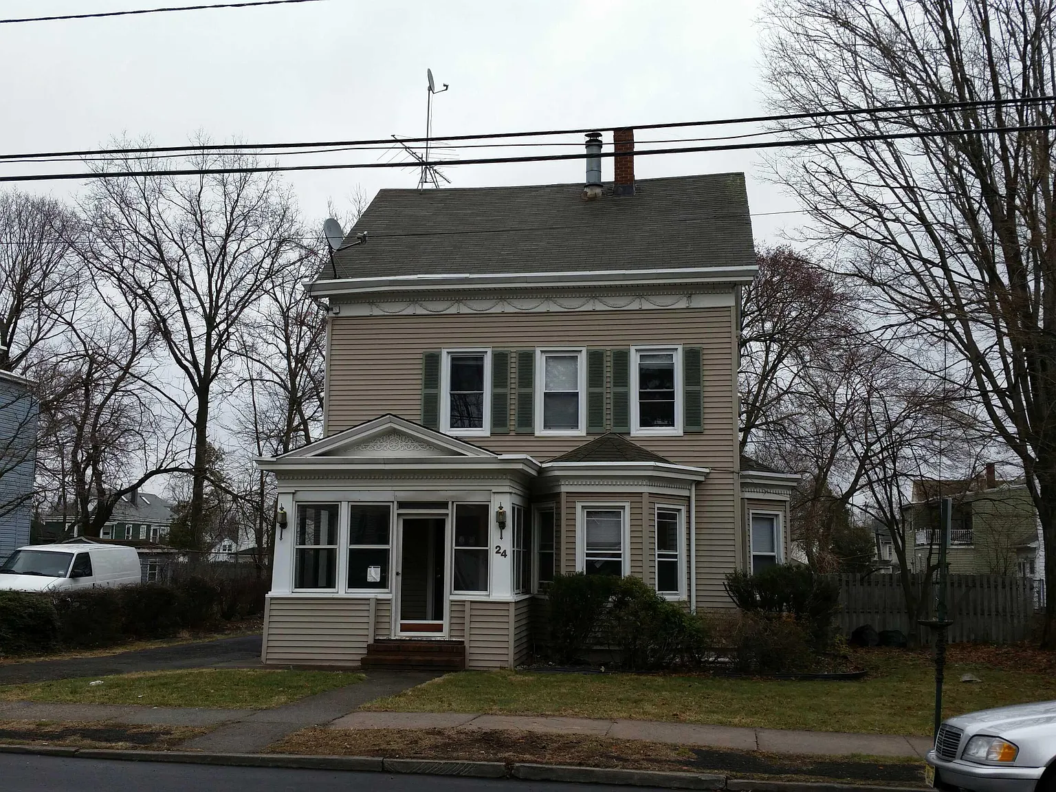 24 Zabriskie St photo 1