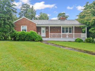 302 Henry St, Gretna, VA 24557