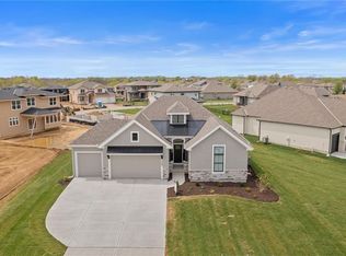 9231 Carbondale St, Lenexa, KS 66227
