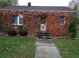 1214 Vanderbraak St, Green Bay, WI 54302