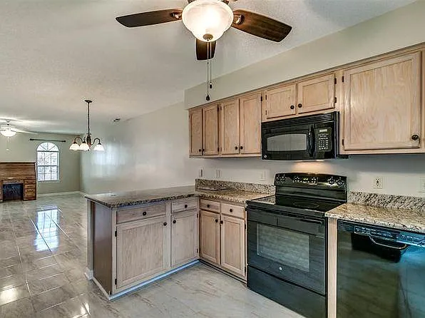 174 Park Way Ln — Photo 3