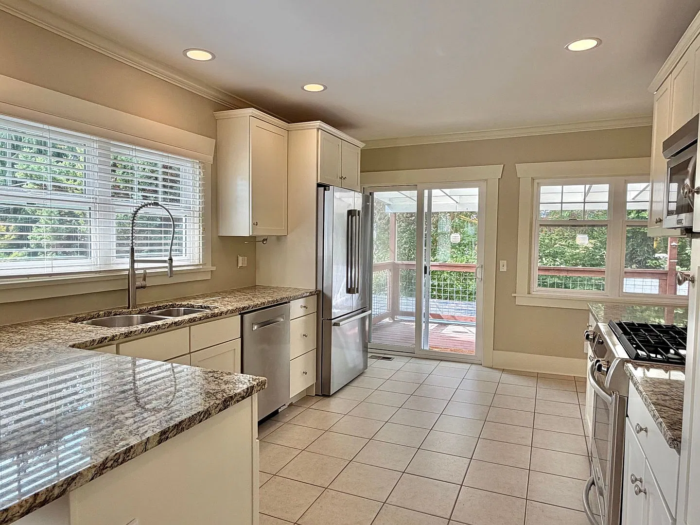 Charming Phinney Ridge Retreat - Spacious 3 Bedroom Home W/Fenced Yard & Garage! Available Now! — Photo 1