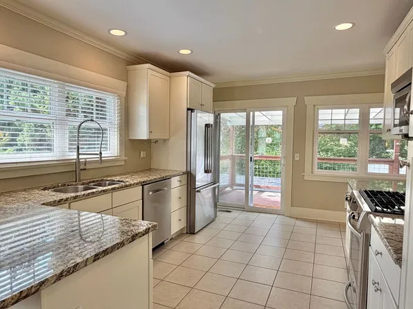4903 1st Ave NW, Seattle, WA 98107