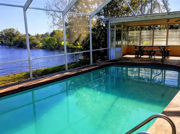 9720 Marlinton Ln, Port Richey, FL 34668