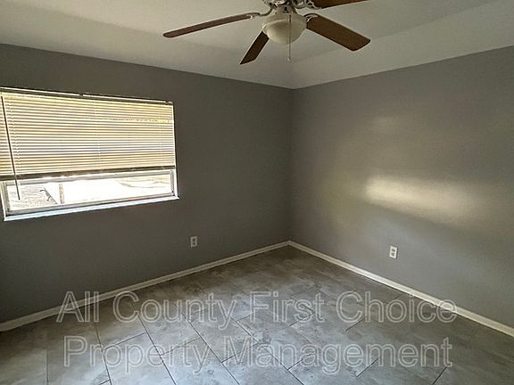 5th image of 705 6th Ave NE APT A