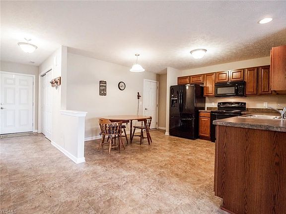 4th image of 4217 Lucinda Ct