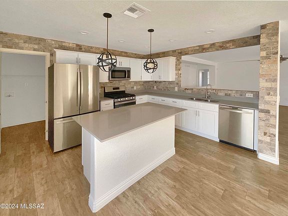 2nd image of 3888 W Oak Springs Trl