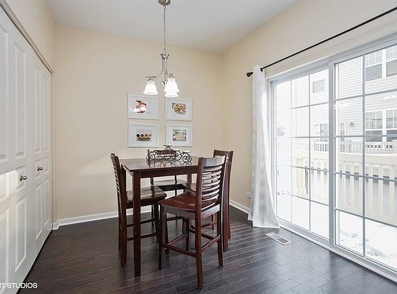 5th image of 211 Wildflower St