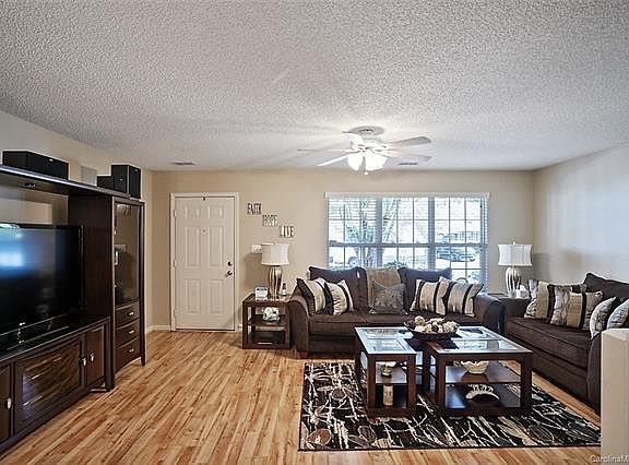 4th image of 7524 Petrea Ln