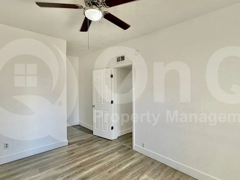 2827 E Le Marche Ave #103 — Photo 10