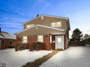 9204 Pilgrim Ln, Philadelphia, PA 19114