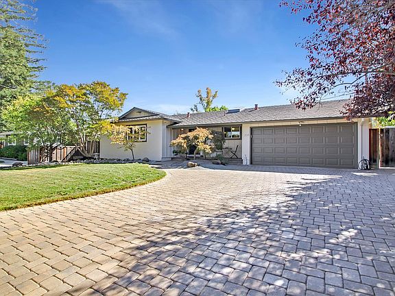 3rd image of 204 Thomas Dr