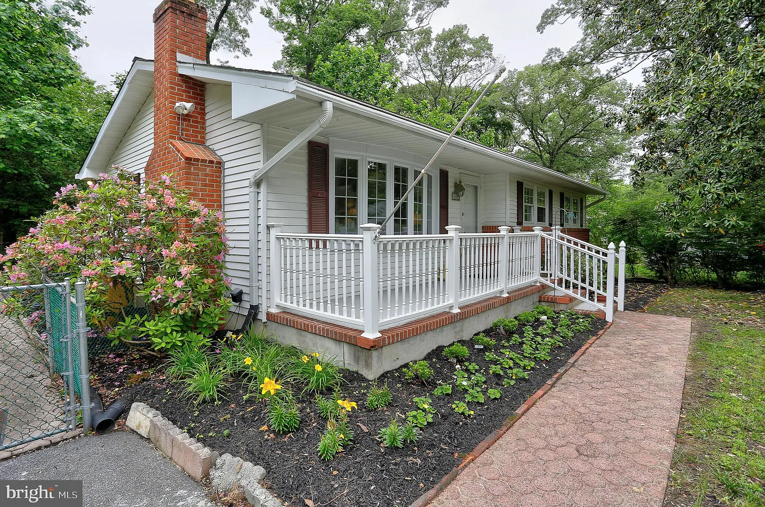 624 Cedarwood Ln photo 1