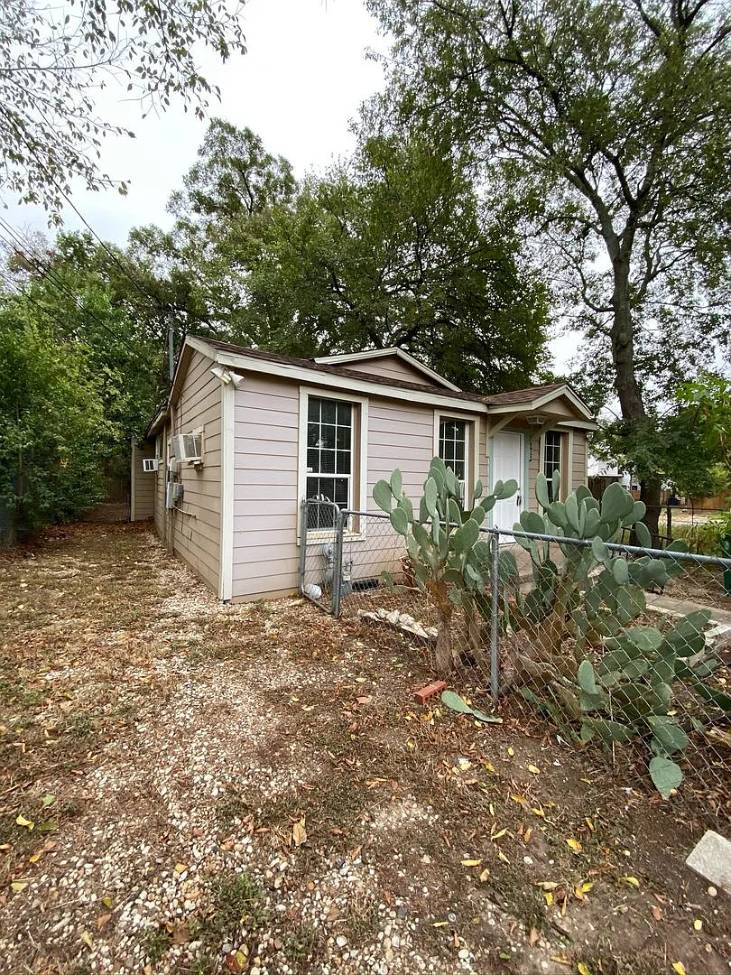 78702 - east of Downtown SFH — Photo 2