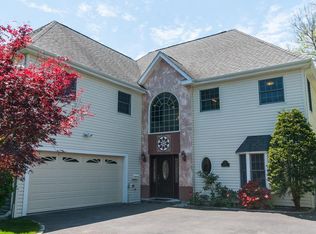 62 North St, NEWTON CENTER, MA 02460