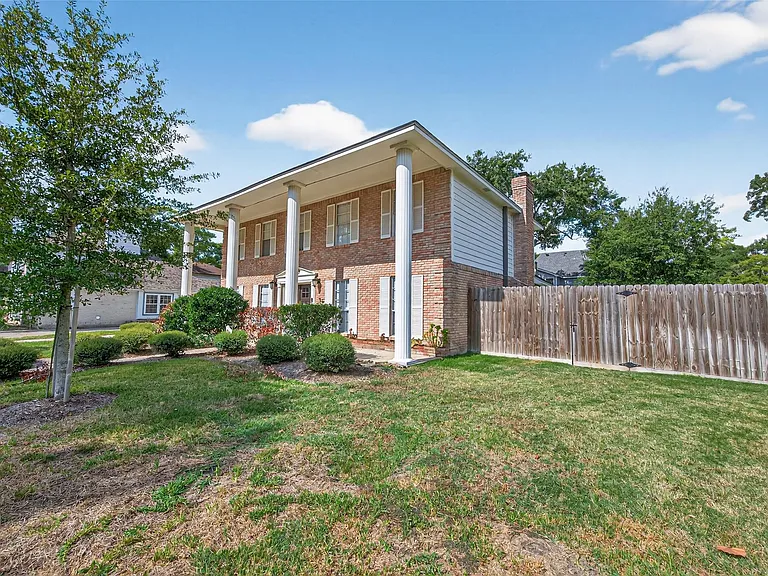 3602 Blue Cypress Dr — Photo 6