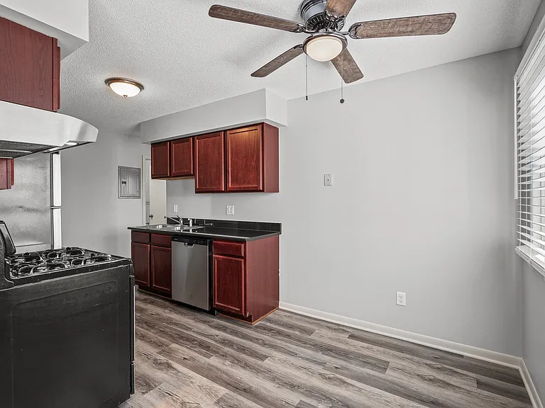 2720 Rosalyn Ct #202 — Photo 3