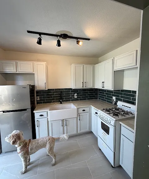 323 Natalen Ave — Photo 13