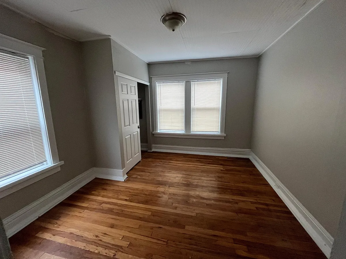 Building Photo - 3249 Lafayette Ave #1W