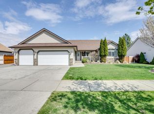 1555 E Hoffman Ave, Coeur D Alene, ID 83815