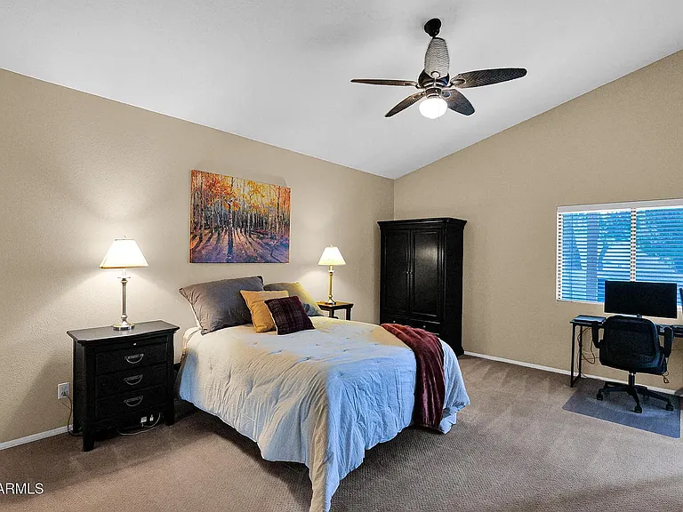 8979 E Gail Rd — Photo 15