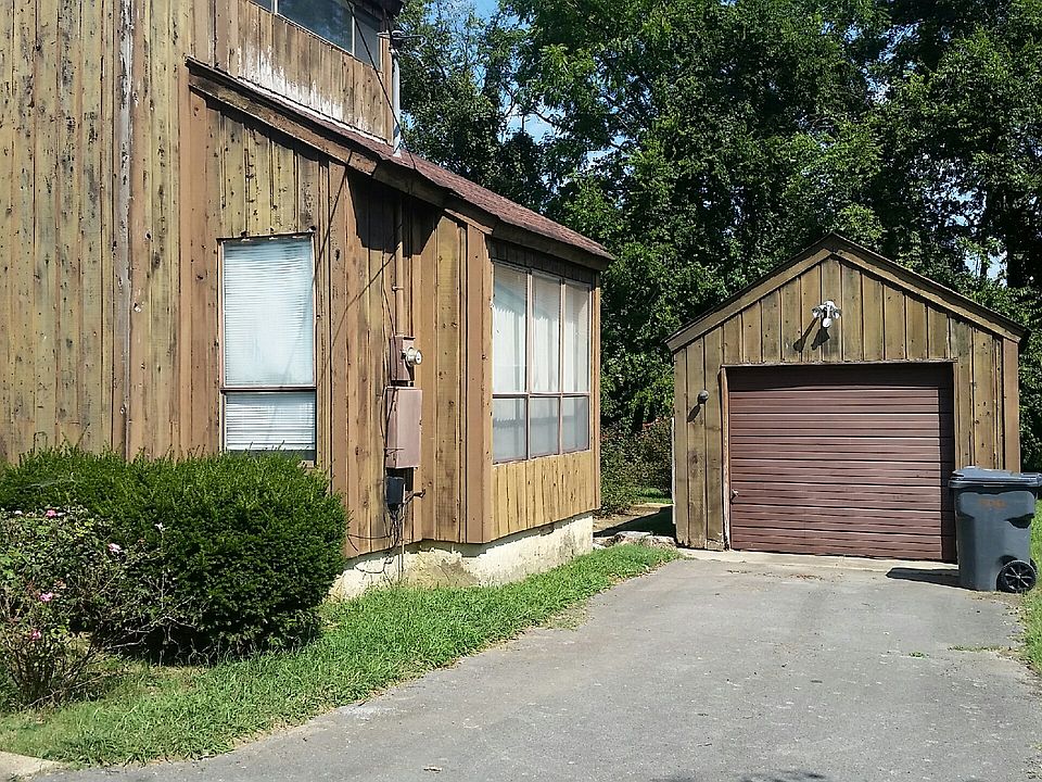 2nd image of 653 Dutchmans Dr