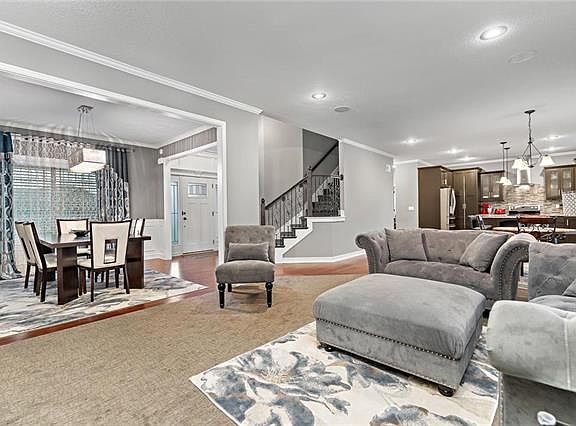 3rd image of 2309 W Trail Dr