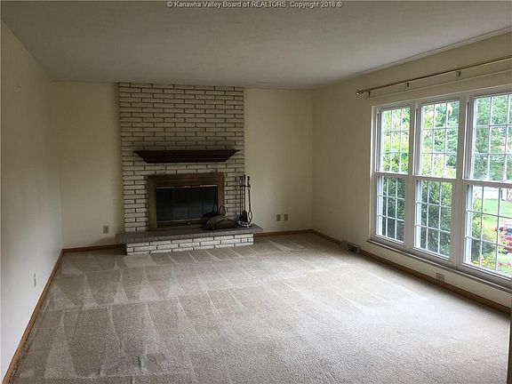 3rd image of 1703 Dogwood Dr