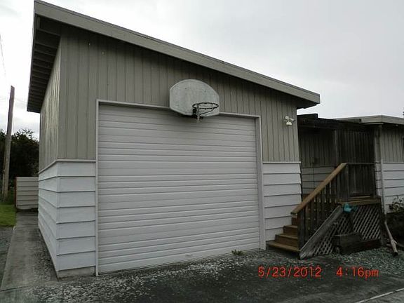 Garage in back