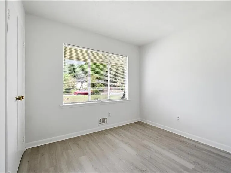 1947 Grange Dr SE — Photo 9