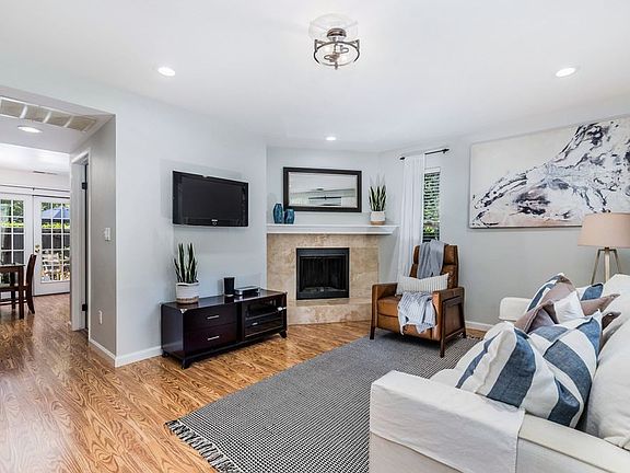 3rd image of 409 Westcliffe Pl