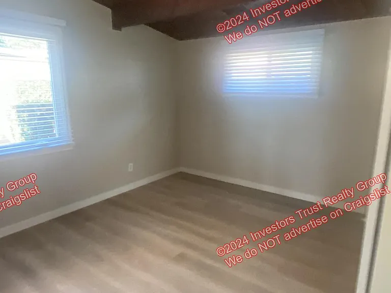 703 E Linfield St — Photo 17