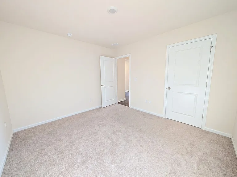 869 Twickenham Loop — Photo 19
