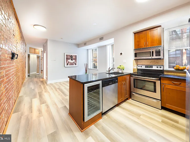 1706 U St NW #104 — Photo 17