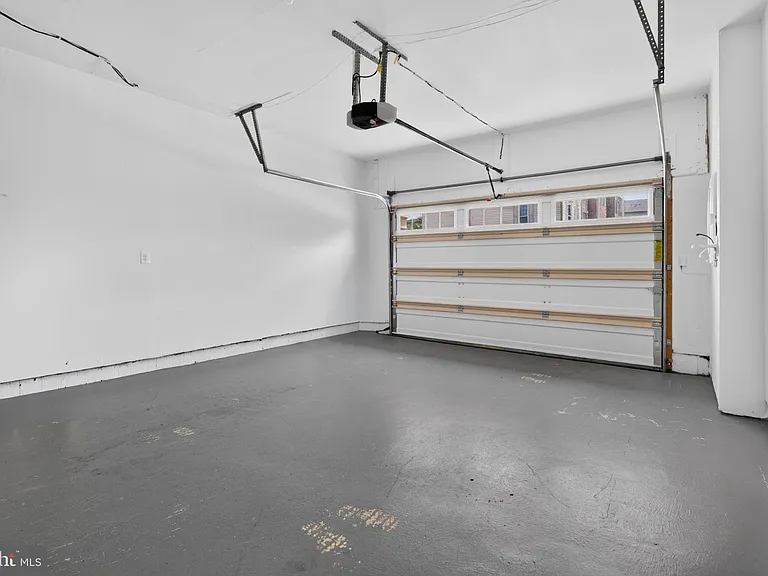 7906 Marietta Dr — Photo 32