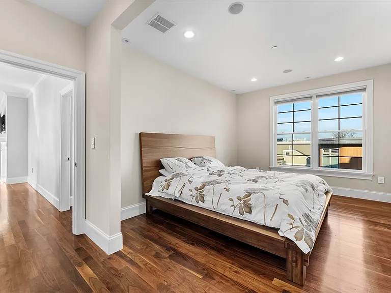99 D St #PENTHOUSE — Photo 15