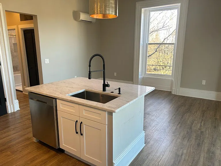 3805 Franklin Blvd #201 — Photo 9