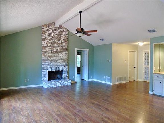 3rd image of 4506 Oak Creek Dr