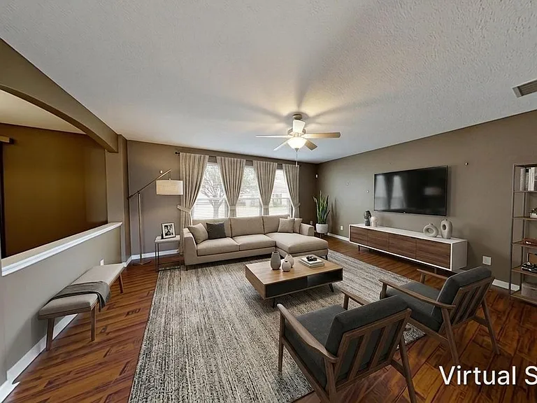15695 Lexington Park Blvd — Photo 12